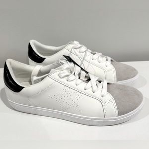NWT women’s sneakers